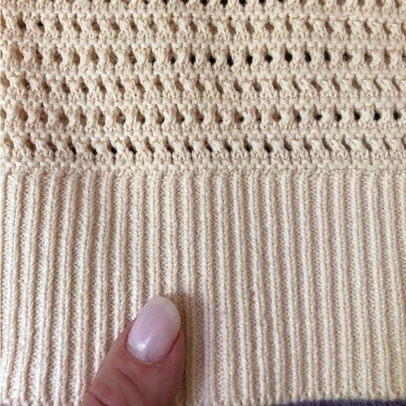 Banana Republic cream colored 100% cool cotton sweater with raglan sleeves - Picture 8 of 11